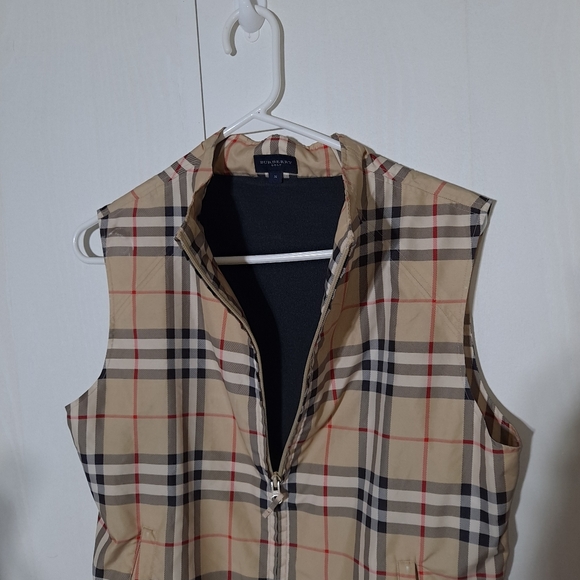 SOLD. Burberry windbreaker Vest - Picture 3 of 13